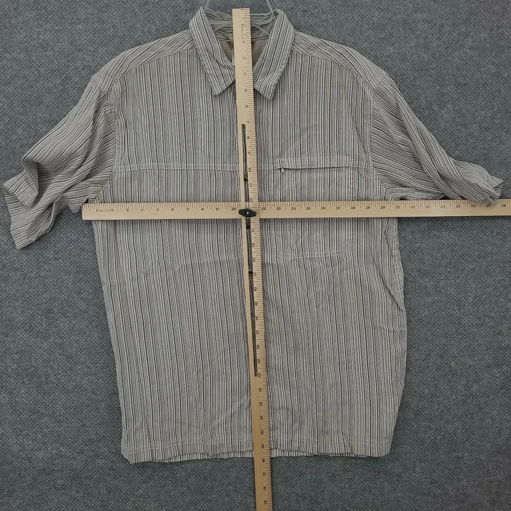 The North Face Mens Shirt Size Medium M Collared Striped Short Sleeve